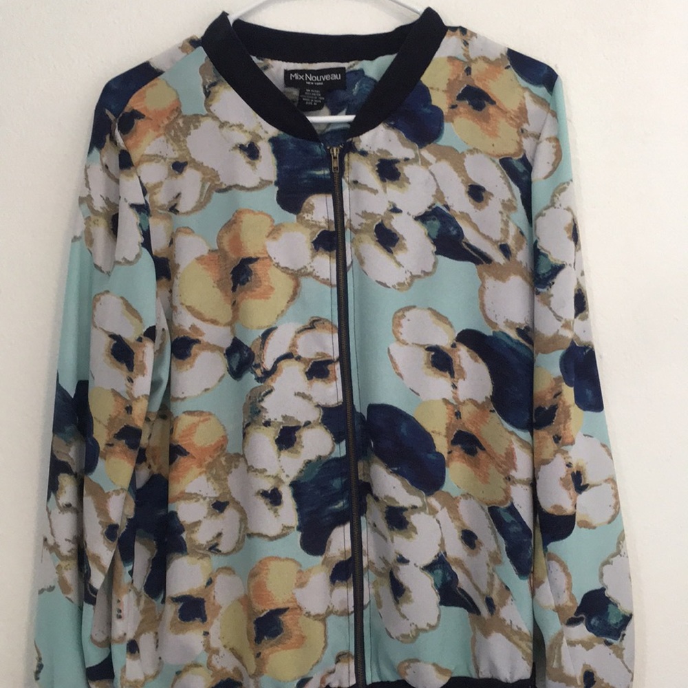 Blue flower print jacket